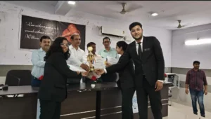 लखनऊ विश्वविद्यालय के विधि संकाय के छात्रों ने चतुर्थ नेशनल मूट कोर्ट प्रतियोगिता रनरअप का स्थान प्राप्त किया