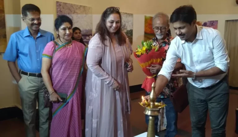 वरिष्ठ चित्रकार आर एस शाक्या के 24 चित्रों की प्रदर्शनी का हुआ शुभारंभ