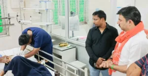 देवरिया हत्याकांड: BRD मेडिकल कॉलेज पहुंचे सदर विधायक, जाना घायल अनमोल का हाल