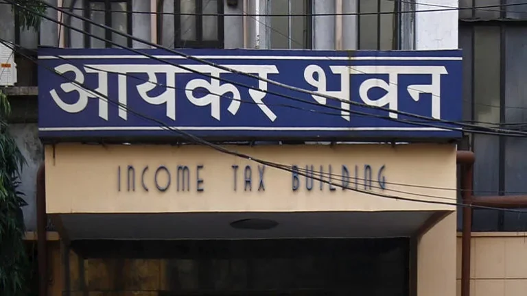 कानपुर में मयूर ग्रुप के ठिकानों पर आयकर विभाग की छापेमारी
