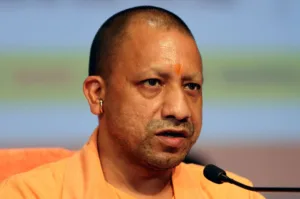 देवरिया प्रकरण में मुख्यमंत्री योगी आदित्यनाथ की कठोर कार्रवाई