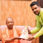 मुख्यमंत्री योगी आदित्यनाथ से मिले गिरधारी तिवारी