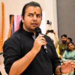 देवरिया, देवरिया न्यूज़, सांसद शशांक मणि, जिलाधिकारी दिव्या मित्तल, ओला संस्थापक भाविष अग्रवाल