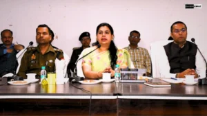 Deoria News: धार्मिक त्योहारों को लेकर सख्ती, जिलाधिकारी दिव्या मित्तल और एसपी विक्रान्त वीर ने दिए कड़े निर्देश