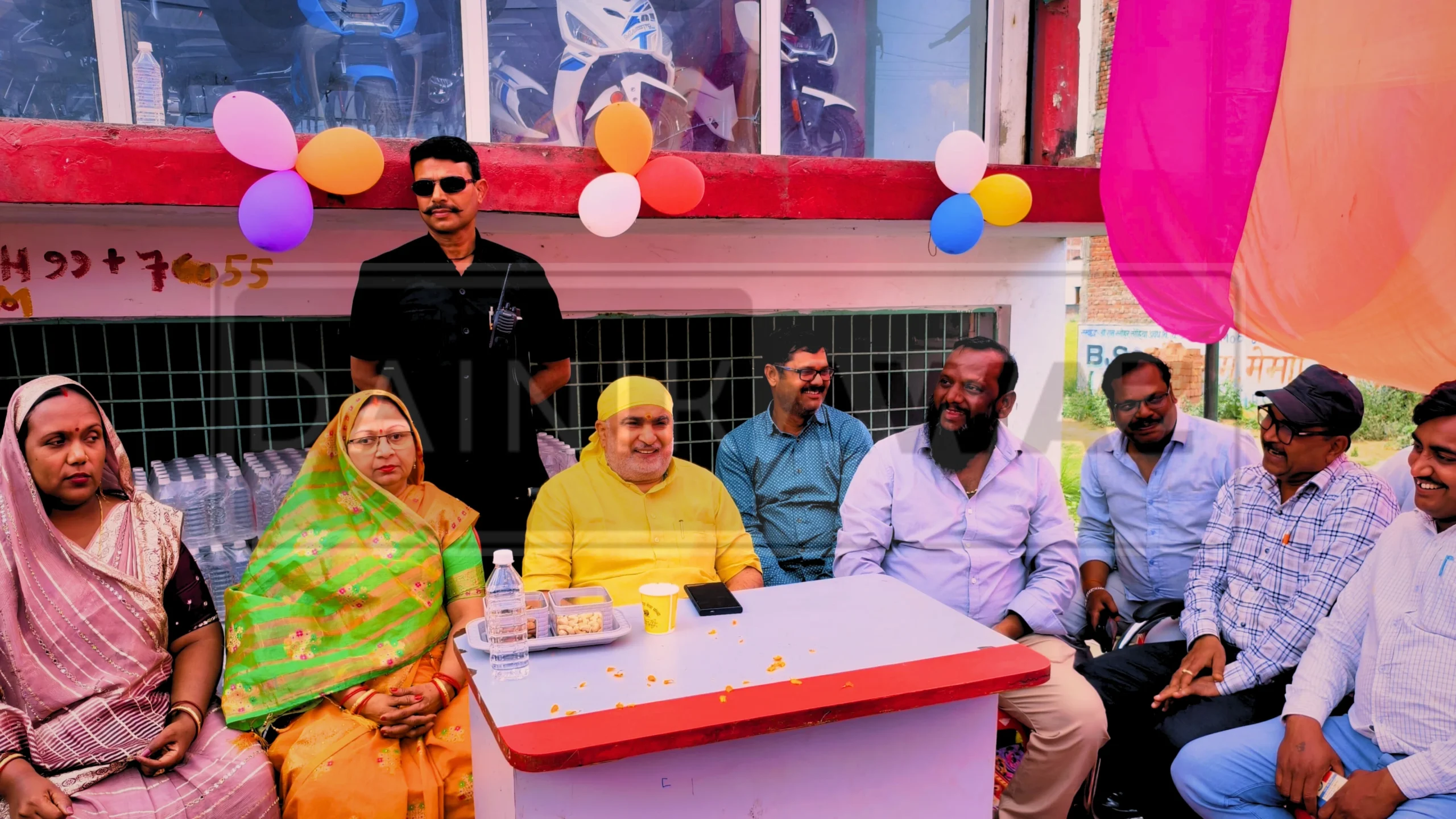 देवरिया, देवरिया न्यूज़, शिखर ऑटोमोबाइल, उरुवा क्षेत्र, चिल्लूपार विधायक, राकेश त्रिपाठी, मानव सेवा शिक्षा सन्स्थान, पूनम गुप्ता, शिखर गुप्ता, आलोक गुप्ता